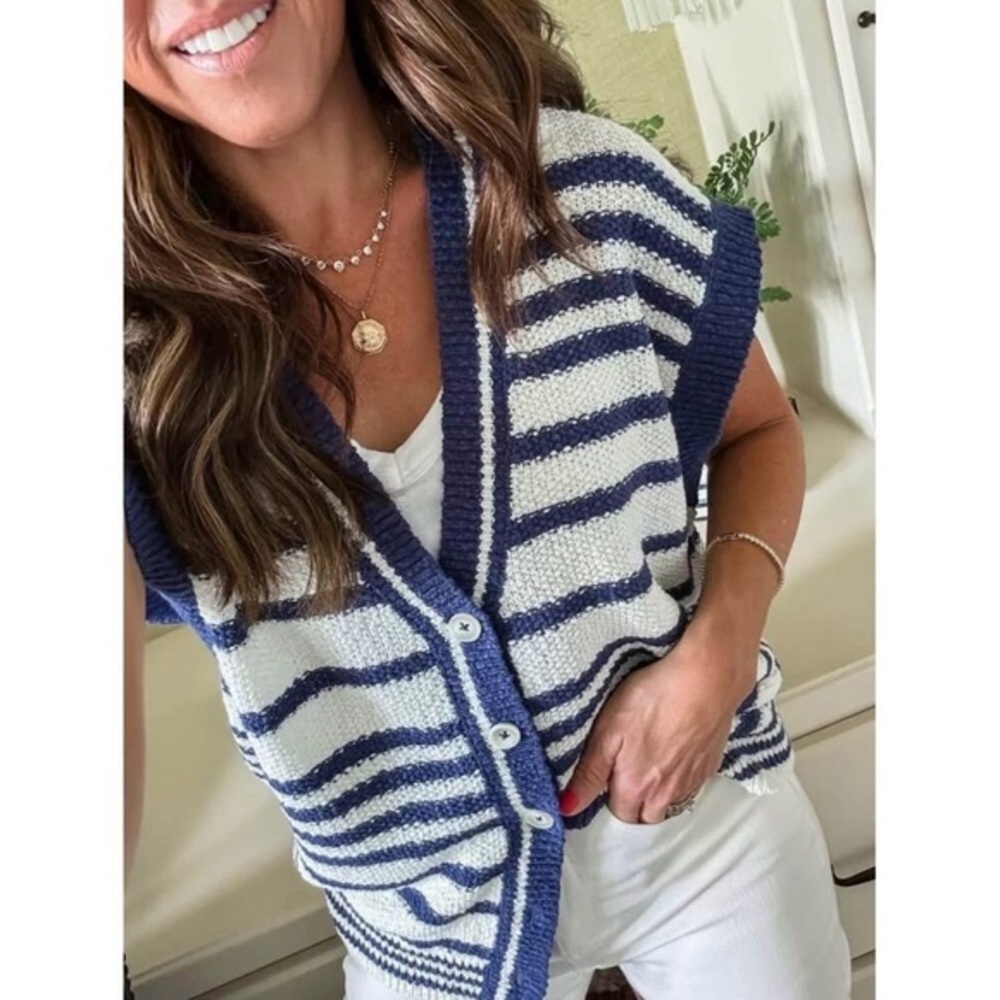 Anthropologie Maeve Women's Size XS Loose Buttoned V Neck Sweater Vest‎ Blue